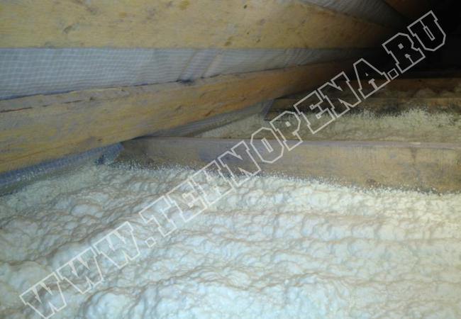 УТЕПЛЕНИЕ ЧЕРДАЧНОГО ПЕРЕКРЫТИЯ МЕТОДОМ НАПЫЛЕНИЯ ППУ УСТАНОВКАМИ FOAM KIT